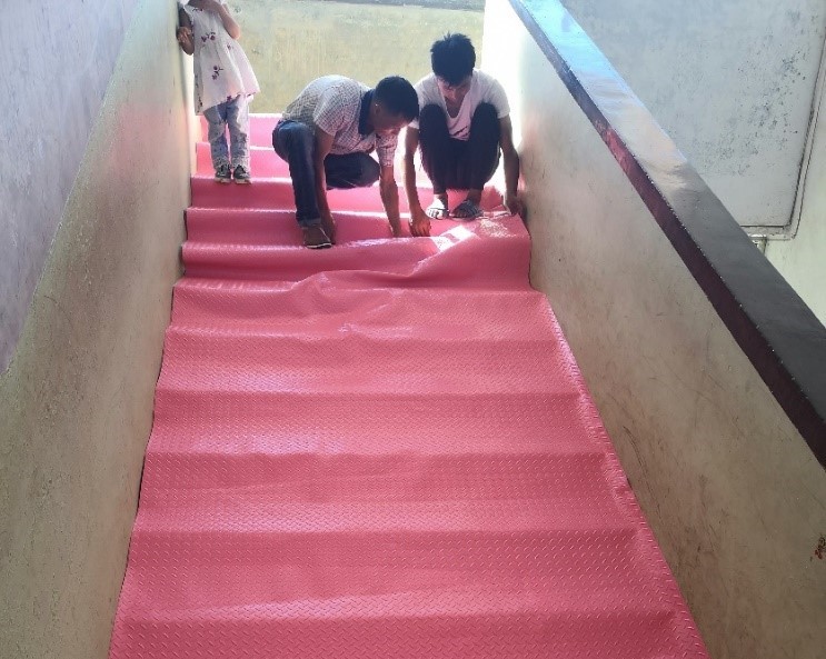 贵州蒋家坝小学教学楼楼梯防滑设施项目（2020）
